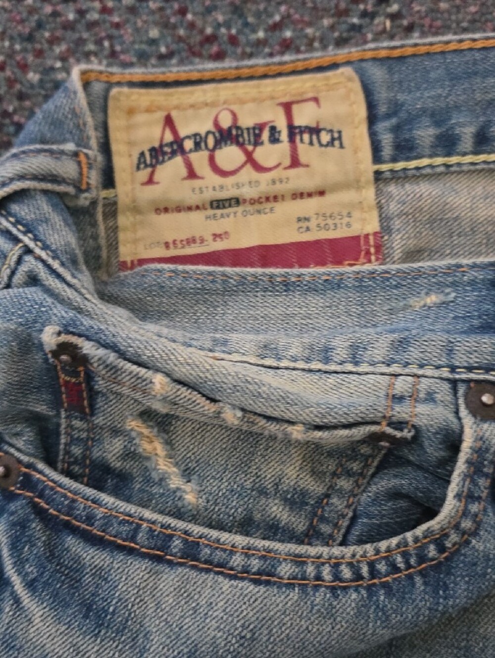 Vintage Y2K Abercrombie & Fitch Distressed Light Blue Straight-Leg Jeans Size 34 - Picture 4 of 14